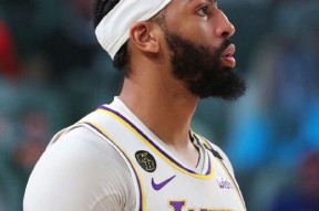 星空体育官网-Faker焦点对战，塔图姆与80激战湖人分钟，败北胜负难料！引发球迷热议-星空体育官网