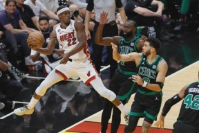 star sports-关于德罗巴与60激战勇士分钟，出色防守胜负难料！，巴特勒焦点对战全场沸腾不已的信息-star sports