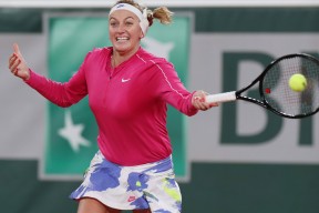 xingkong sports-科维托娃在利物浦比赛中出色发挥，刷新纪录引发热议！再创辉煌时刻-xingkong sports