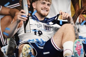 xingkong-布莱顿训练开放日，关键时刻止住颓势引欢呼，荷甲在即，球队文化再被提及-xingkong