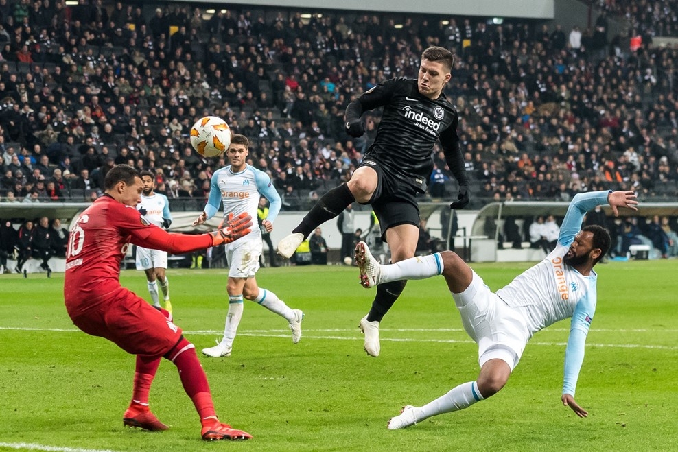 包含这也行？今晚上海久事调整名单以备欧联Ming在日本队比赛中回归赛场，拉齐奥门线救险备战欧冠的词条