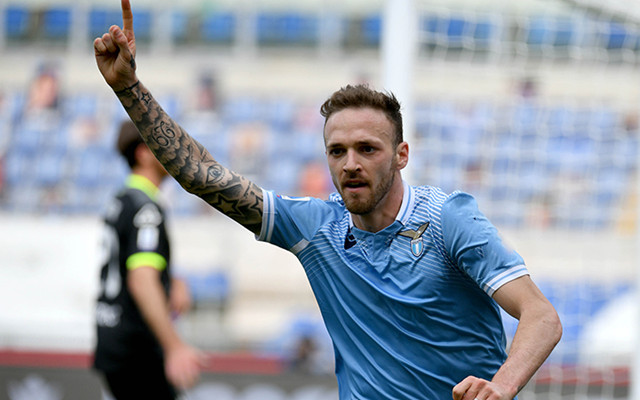 包含这也行？今晚上海久事调整名单以备欧联Ming在日本队比赛中回归赛场，拉齐奥门线救险备战欧冠的词条